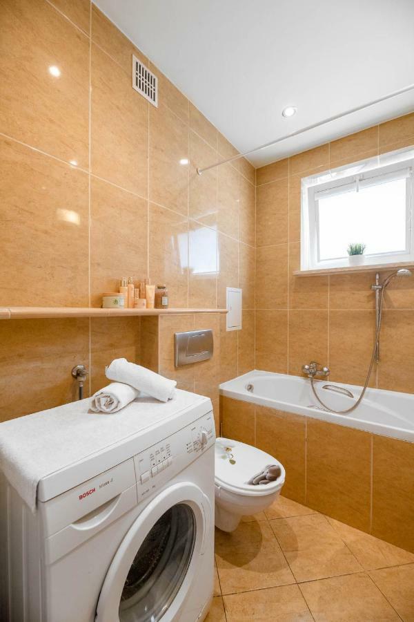Appartement Apartament Goka Like It à Varsovie Extérieur photo